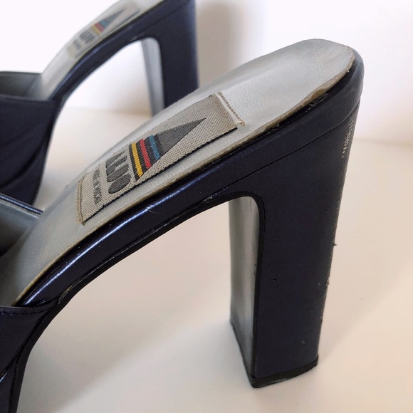 Vintage 90’s Aldo Platform Square Toe Heels - Picture 11 of 16